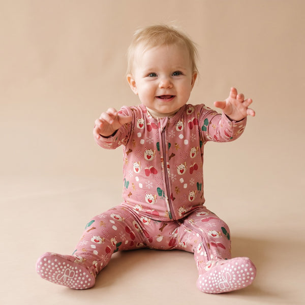 Sweet Bamboo Girls Boys Unisex Infants Toddlers Kids Juniors Footie Sleeper Nightgown Sleepwear Nightwear Christmas Holidays Hot Cocoa Mittens Candy Canes Bamboo Two-way Zipper The Plaid Giraffe Children's Boutique